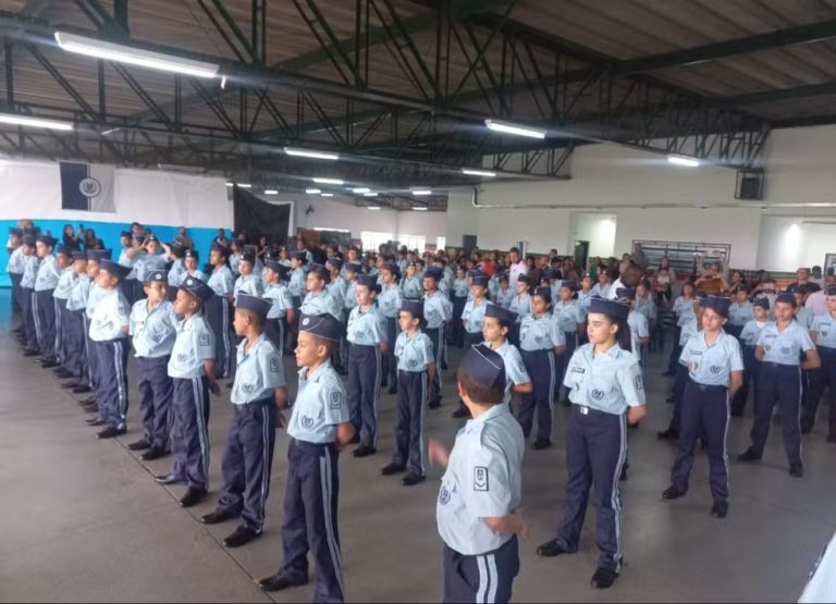 Governo de SP Abre Consulta Pública para Escolas Cívico-Militares