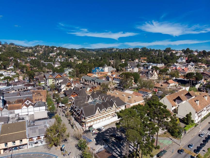 Campos do Jordão registra temperaturas negativas e geada nesta terça-feira (27)