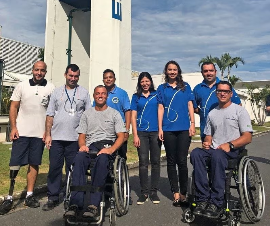 Embraer abre inscrições para programa gratuito de capacitação em tecnologia focado em mulheres e PCDs