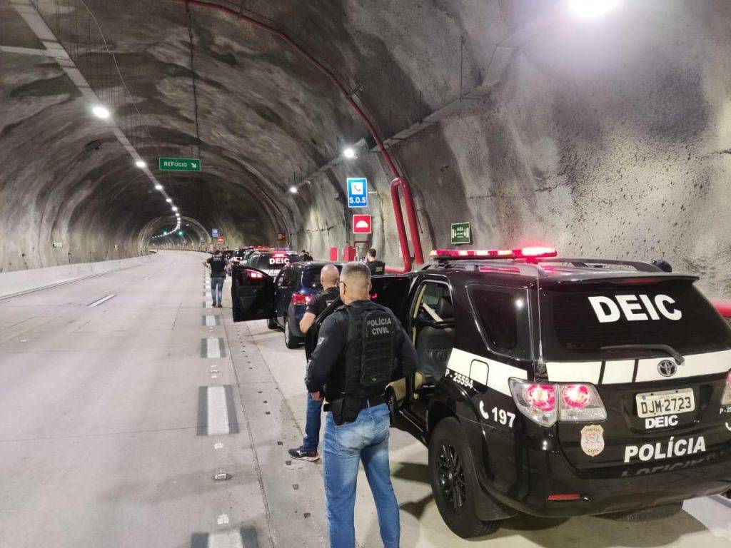 Polícia Civil desmantela esquema do PCC de tráfico de drogas e lavagem de dinheiro