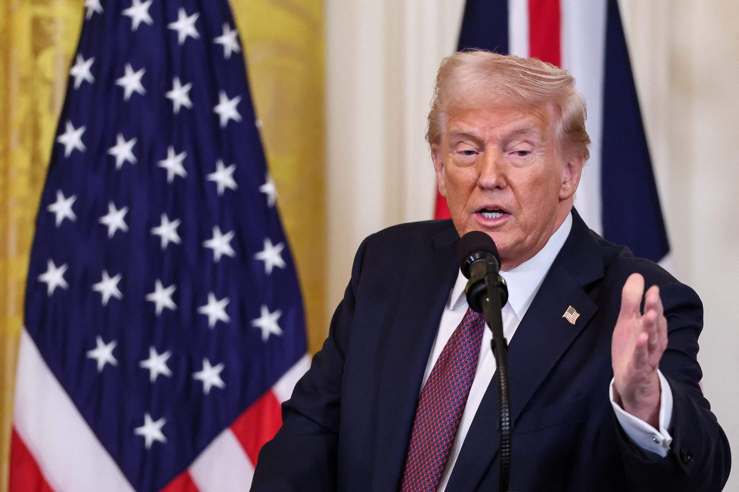 Trump ameaça União Europeia e Canadá com tarifas em larga escala