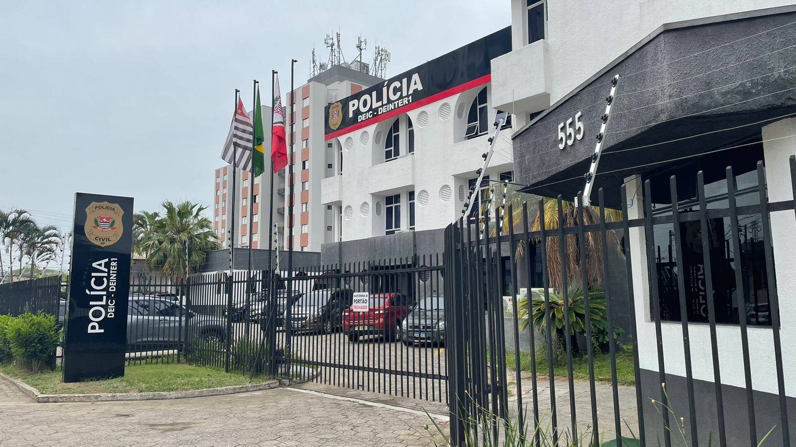 Duas pessoas são encontradas mortas em apartamento em São José dos Campos