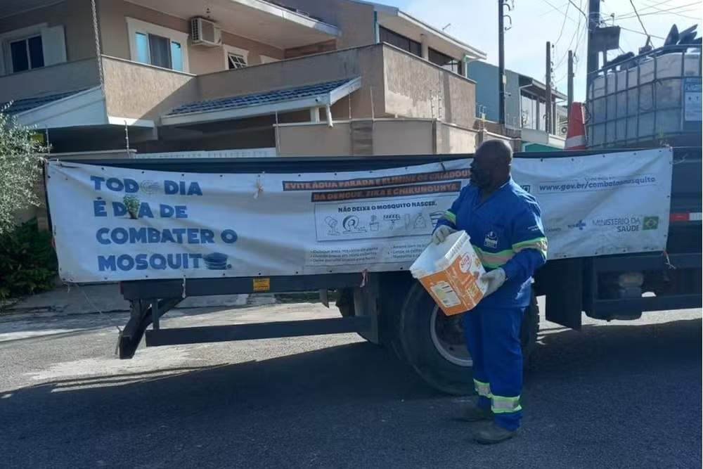 Mutirão retira mais de meia tonelada de criadouros do mosquito da dengue em SJC