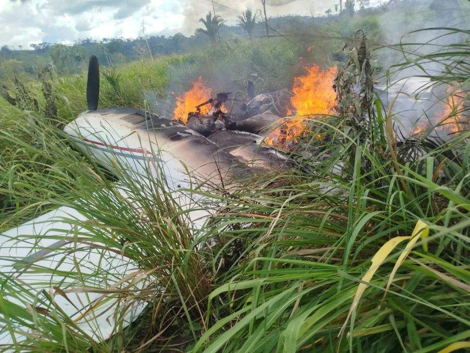 Avião de traficantes é abatido por aeronaves da Embraer no Pará