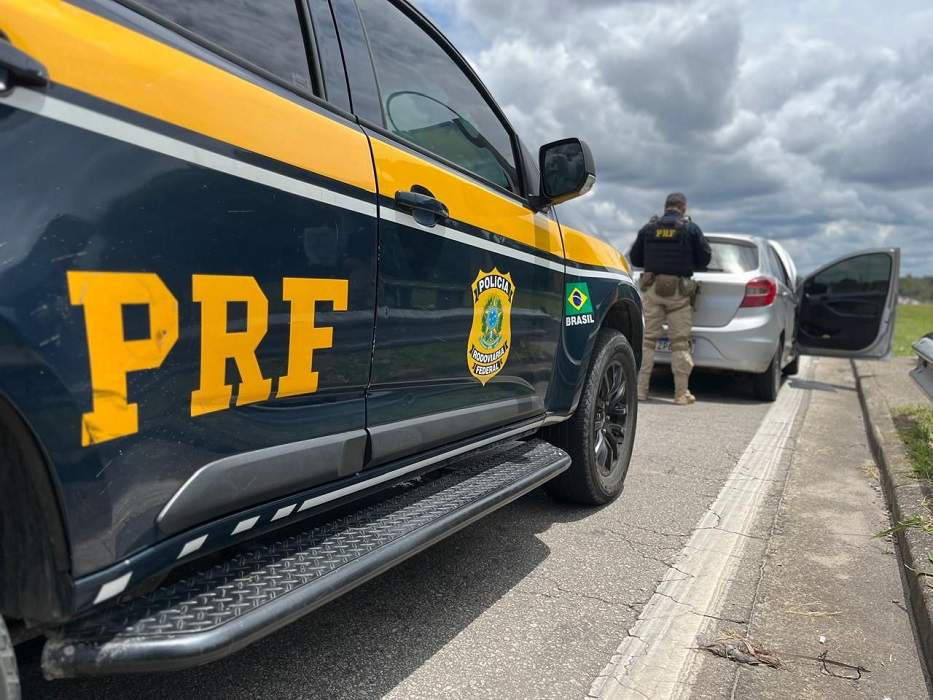 PRF apreende 213 quilos de droga após perseguição na Via Dutra em Jacareí