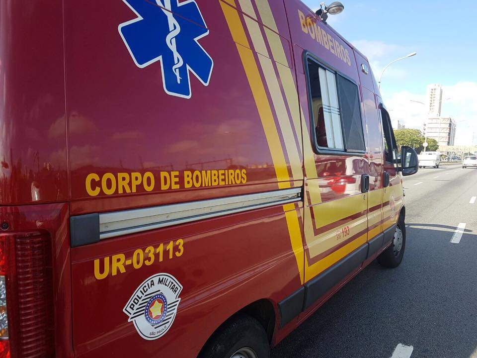 Bebê é salvo por bombeiros após engasgar com leite materno em Caraguatatuba