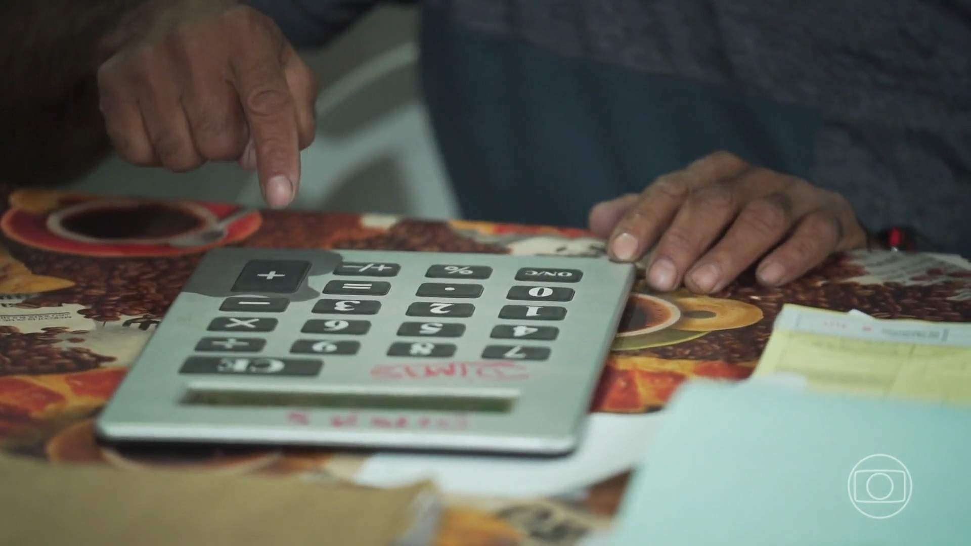 Contas públicas têm superávit de R$ 14,2 bilhões em abril; dívida avança para 76,2% do PIB