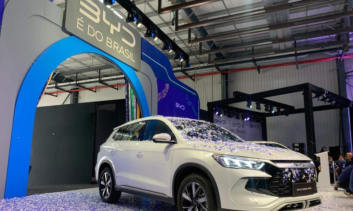 BYD oferece mais de 500 vagas de emprego em nova fábrica na Bahia