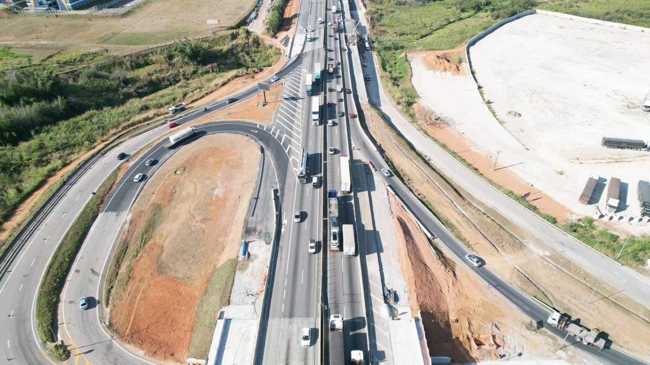 Nova pista marginal da Dutra será liberada em Jacareí nesta segunda-feira (25)