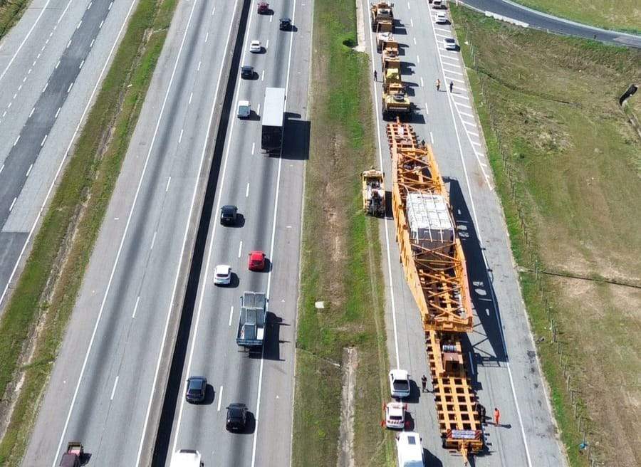 Maior carga da história da Dutra retoma viagem nesta segunda-feira em São José dos Campos