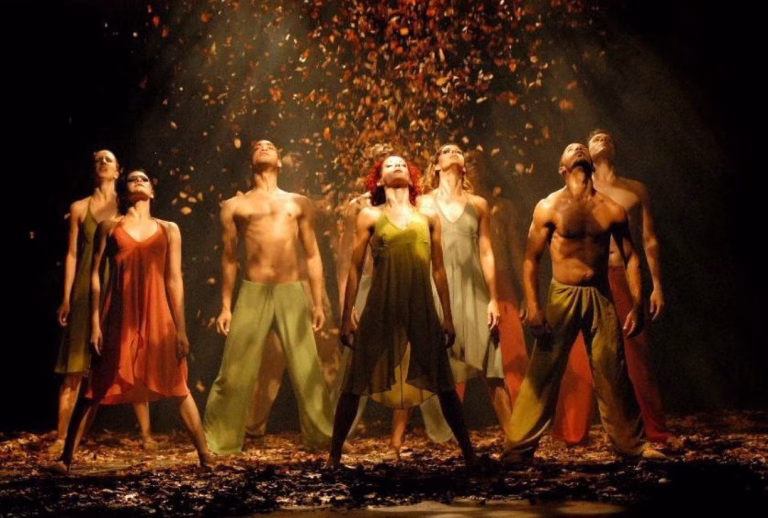 Festival Dança e Movimento agita centro histórico de Ilhabela