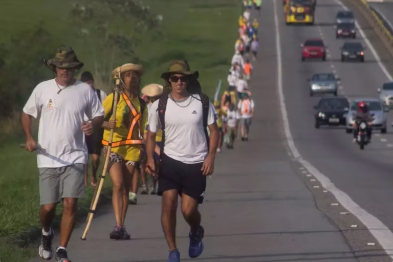 MPF pede medidas urgentes para proteger romeiros na Via Dutra