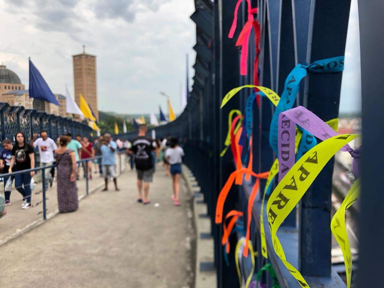 Fraldário, mecânico, lojas, caixa eletrônico 24h e até aquário com tubarões: Veja como é o Centro de Apoio ao Romeiro em Aparecida, SP